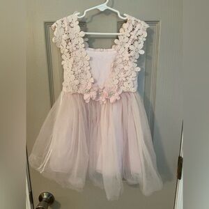 Vogue fashion pink flower lace tulle Pearl bead accent toddler’s dress.